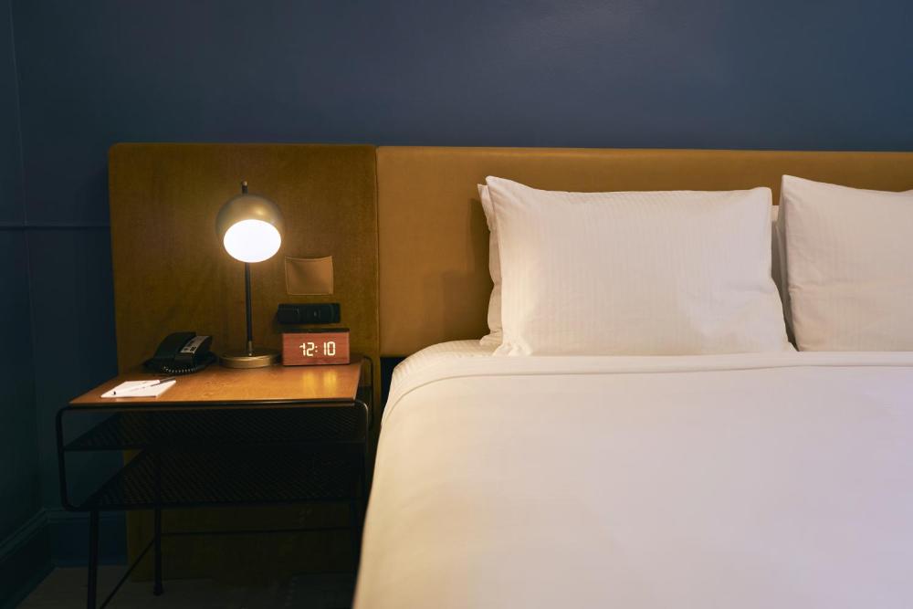Queen Room - Disability Access interior